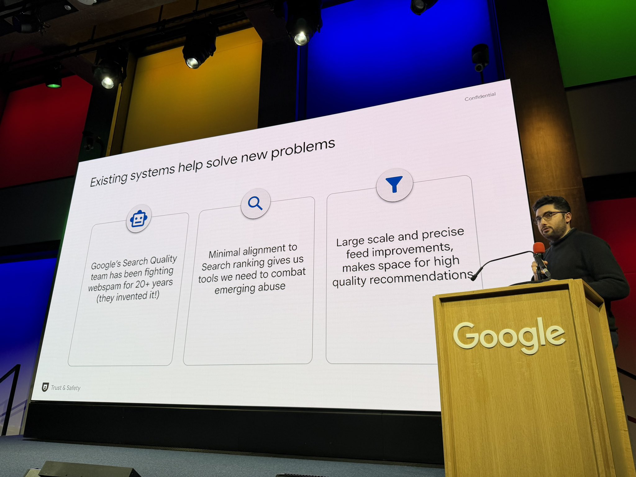 Google Discover now diverging more from traditional search rankings