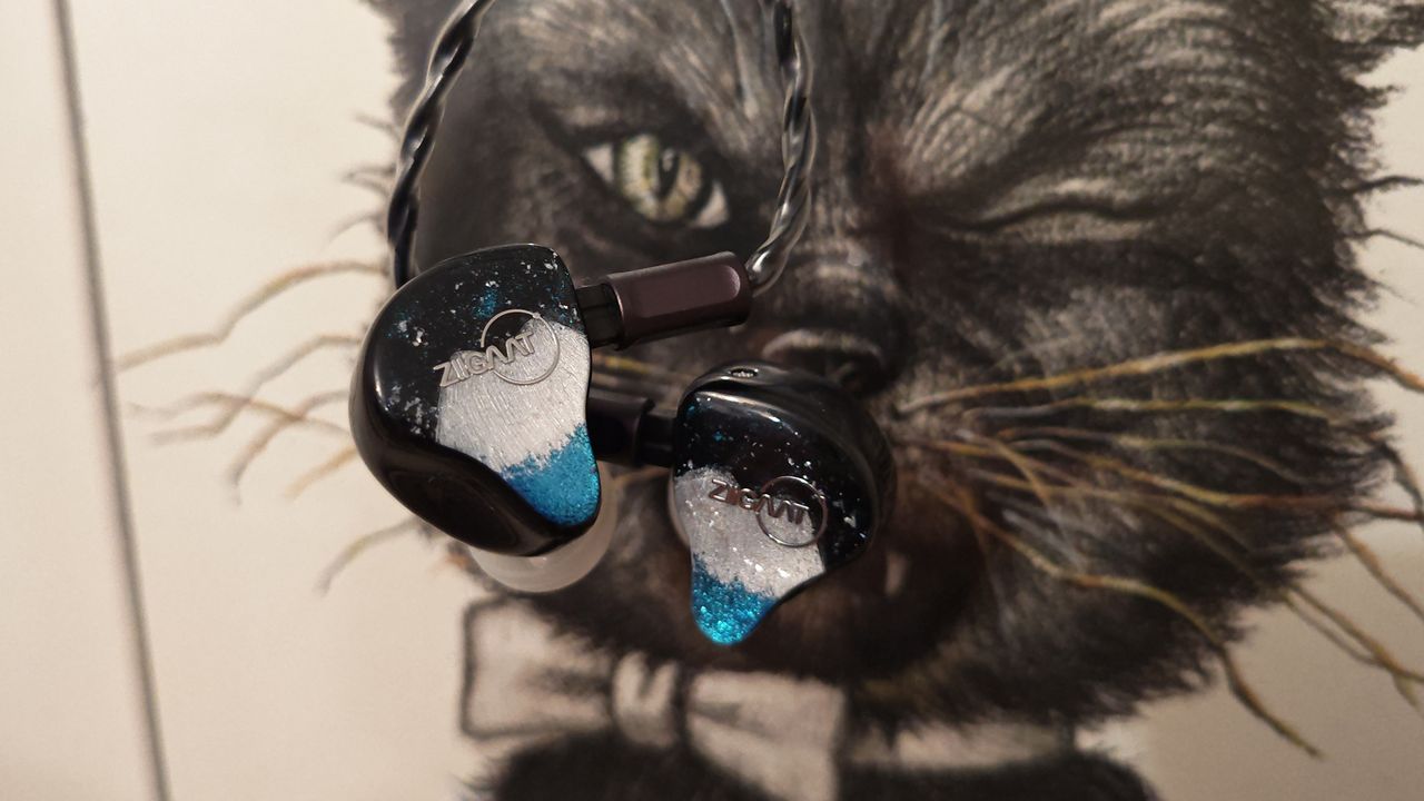 Among Ziigaat's 14 earphones, Horizon is the absolute cat's whiskers.
